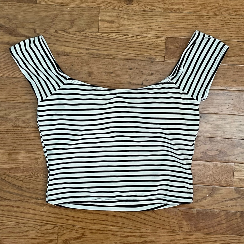Janela Bay Off-the-Shoulder Striped Tankini Crop Swim Top